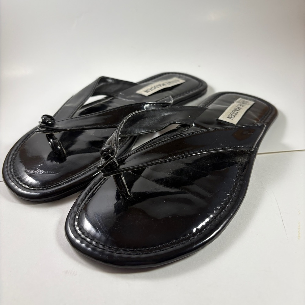 Black Patent Flip Flop Sandals - Steve Madden / Size 6